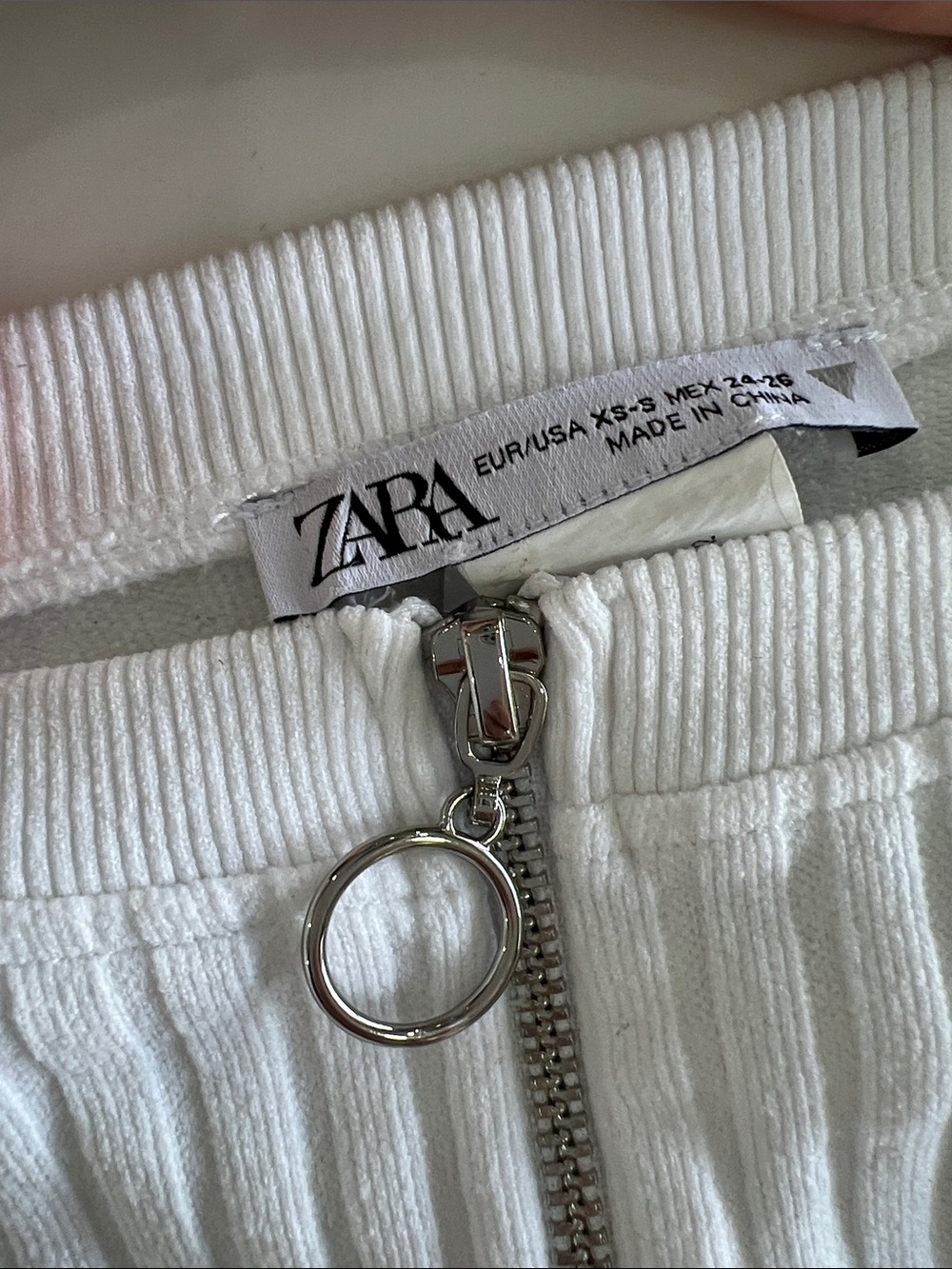 Zara White Ribbed Long-Sleeve Crop Top - Picture 4 of 4